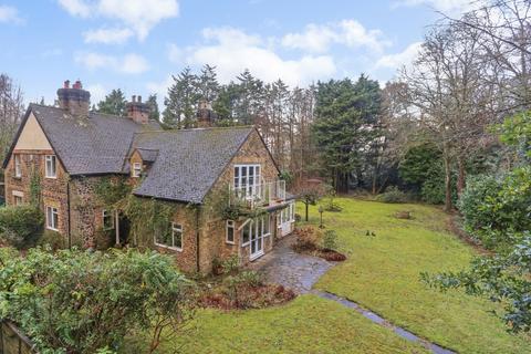 3 bedroom semi-detached house for sale, Sands Road, The Sands, Farnham, Surrey, GU10