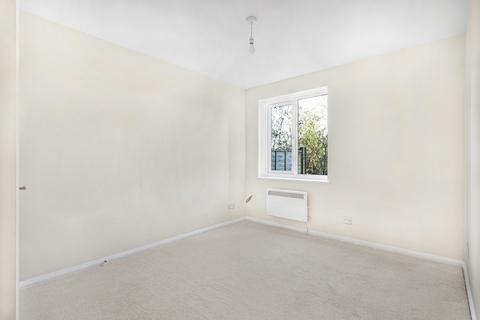 1 bedroom apartment for sale, Hythe Park Road, Egham, Surrey, TW20