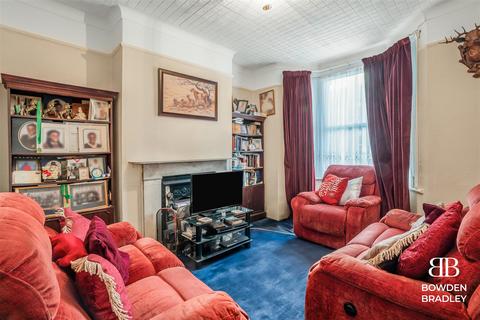 3 bedroom terraced house for sale, Trumpington Road, London