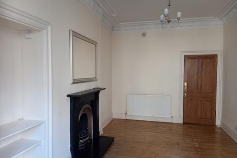 2 bedroom flat to rent, 14, Royston Terrace, Edinburgh, EH3 5QS