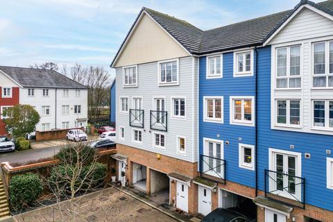 4 bedroom terraced house for sale, Crabapple Road, Tonbridge TN9