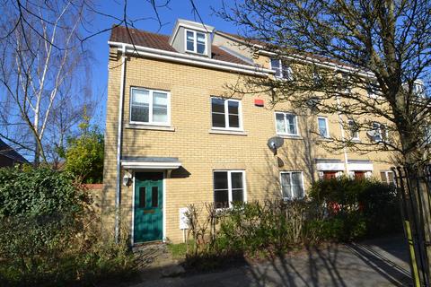 4 bedroom end of terrace house to rent, Cutters Row, Norwich