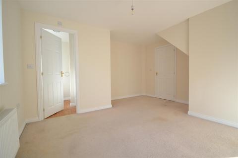 4 bedroom end of terrace house to rent, Cutters Row, Norwich