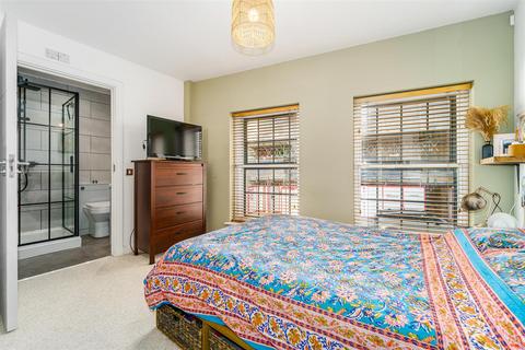 Flat 4, Wilton House, 1 Alexandria Road, London, W13 0NP