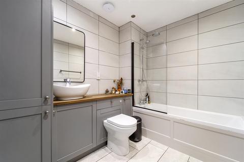 Flat 4, Wilton House, 1 Alexandria Road, London, W13 0NP
