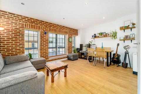 2 bedroom apartment for sale, Wilton House, Ealing W13