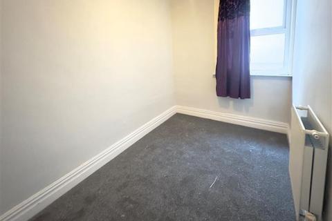 1 bedroom detached house to rent, Wellington Road, Rhyl, LL18