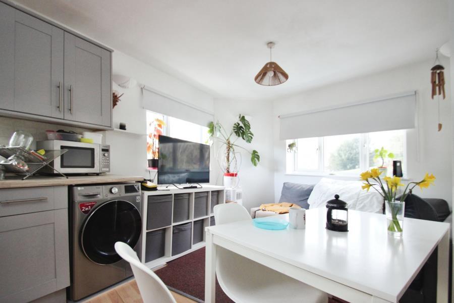 Apartment in Bristol - View 3