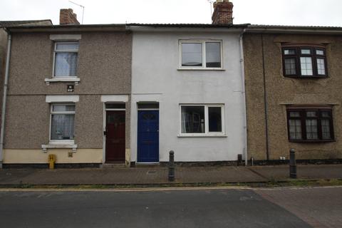 3 bedroom terraced house to rent, King William Street, Old Town, SN1