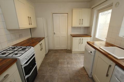 3 bedroom terraced house to rent, King William Street, Old Town, SN1