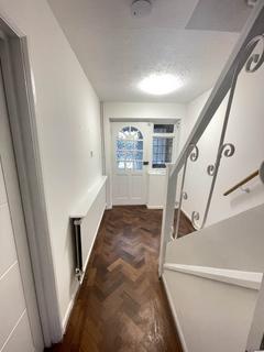 6 bedroom semi-detached house to rent, Staines Upon Thames