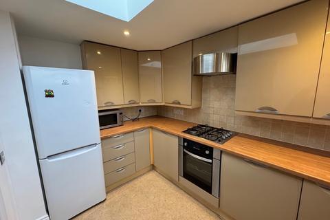 2 bedroom flat to rent, Oxford Street, Hampshire SO14