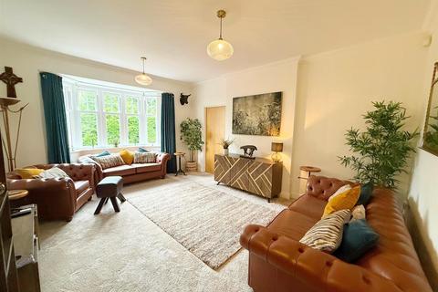 2 bedroom flat for sale, Belwell Gardens, 34/36 Bellwell Lane, Four Oaks