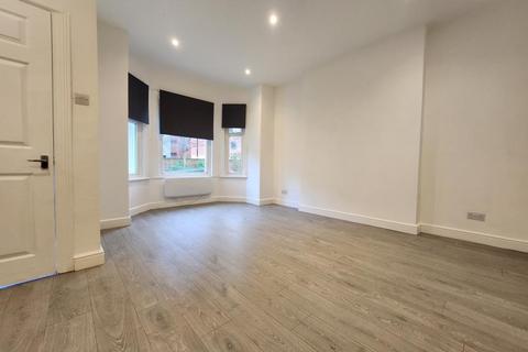 Studio to rent, Camberley,  Surrey,  GU15