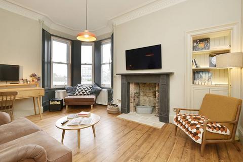 1 bedroom flat for sale, 2/4 Craighall Crescent, Trinity, Edinburgh, EH6 4RY