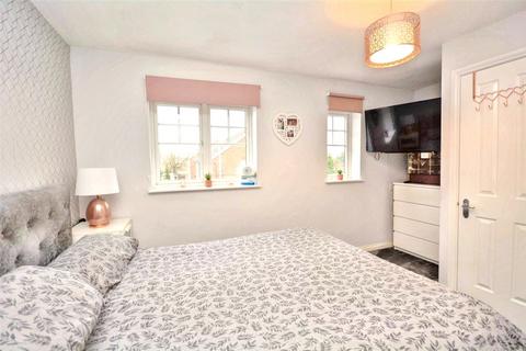 2 bedroom house for sale, Magdalin Drive, Stanningley, Pudsey