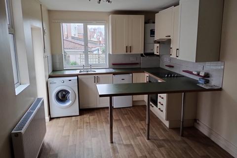 1 bedroom ground floor flat to rent, Bath Road, Arnos Vale BS4