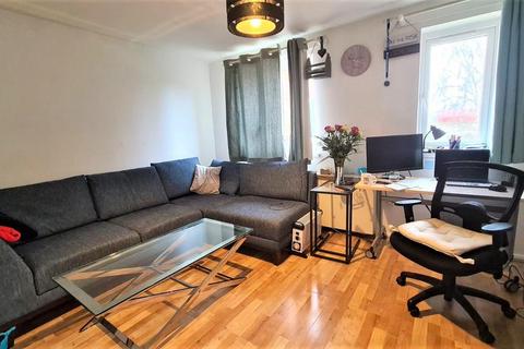 1 bedroom ground floor flat to rent, Jack Clow Road, London E15