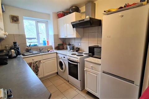 1 bedroom ground floor flat to rent, Jack Clow Road, London E15