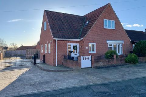 3 bedroom detached house for sale, Outgang Road, Pickering