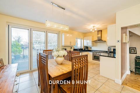 19 Cecil Avenue, Hornchurch, RM11 2NA