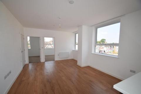 2 bedroom flat to rent, 70 Baxter Avenue, Southend on Sea SS2