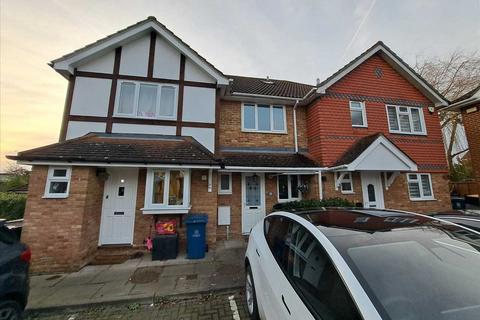 2 bedroom terraced house to rent, Kingfisher Close, Harrow, HA3