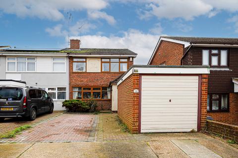 4 bedroom semi-detached house for sale, Moreland Avenue, Benfleet, SS7