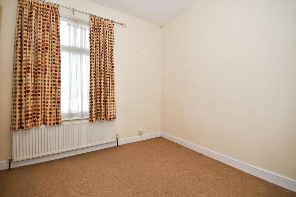 BEDROOM 2 02.jpg
