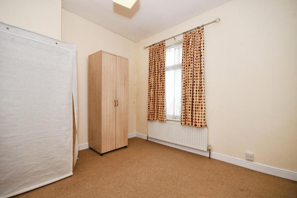 BEDROOM 2.jpg