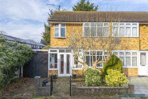 3 bedroom end of terrace house for sale, Lakeland Close, Chigwell IG7