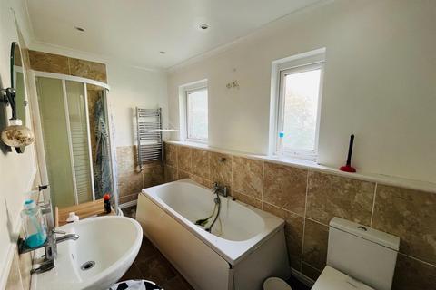 3 bedroom house for sale, Folkestone Road, Dover CT17