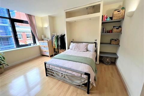 Studio to rent, York Place, Leeds