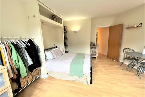 Studio to rent, York Place, Leeds