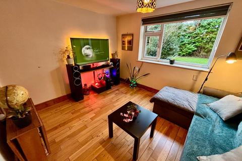 1 bedroom flat for sale, Austin Court, Didsbury