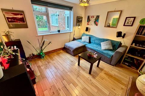 1 bedroom flat for sale, Austin Court, Didsbury