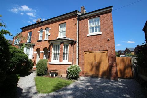 4 bedroom semi-detached house for sale, Doveston Road, Sale