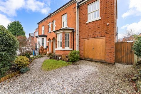 4 bedroom semi-detached house for sale, Doveston Road, Sale