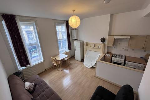 1 bedroom flat to rent, Stoke Newington High Street, London N16