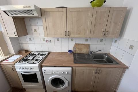 1 bedroom flat to rent, Stoke Newington High Street, London N16