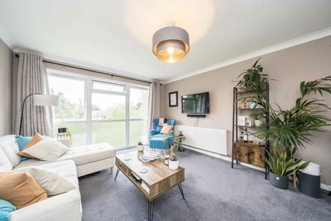 1 bedroom flat for sale, Courtfield Gardens, London W13