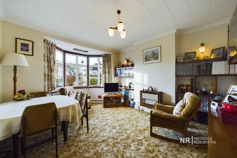 2 Amberley Gardens, Epsom, KT19 0NH