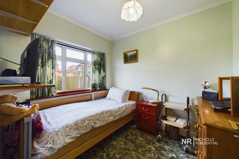 2 Amberley Gardens, Epsom, KT19 0NH