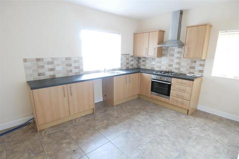 2 bedroom semi-detached house to rent, Oldroyd Buildings, Morley