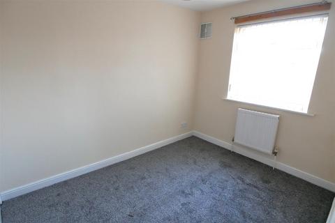 2 bedroom semi-detached house to rent, Oldroyd Buildings, Morley