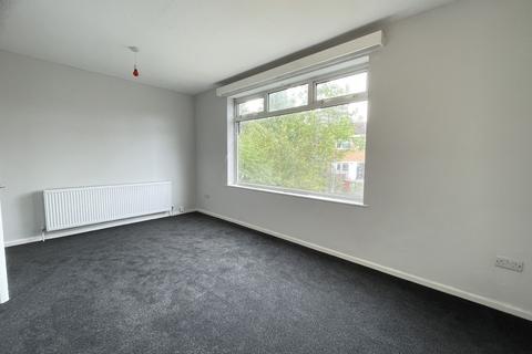 2 bedroom flat to rent, Firbeck Drive, Manchester, M4