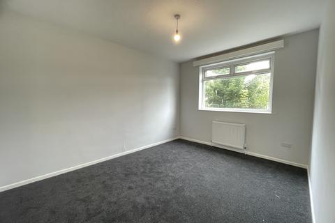 2 bedroom flat to rent, Firbeck Drive, Manchester, M4