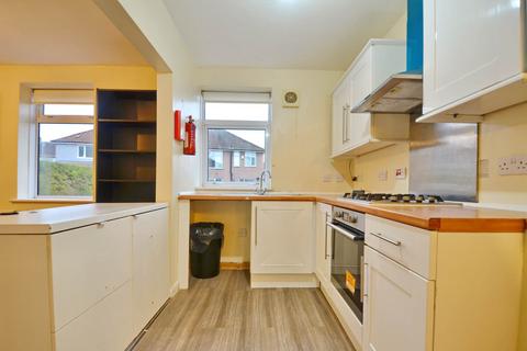 4 bedroom semi-detached house to rent, Braemar Avenue, Bristol