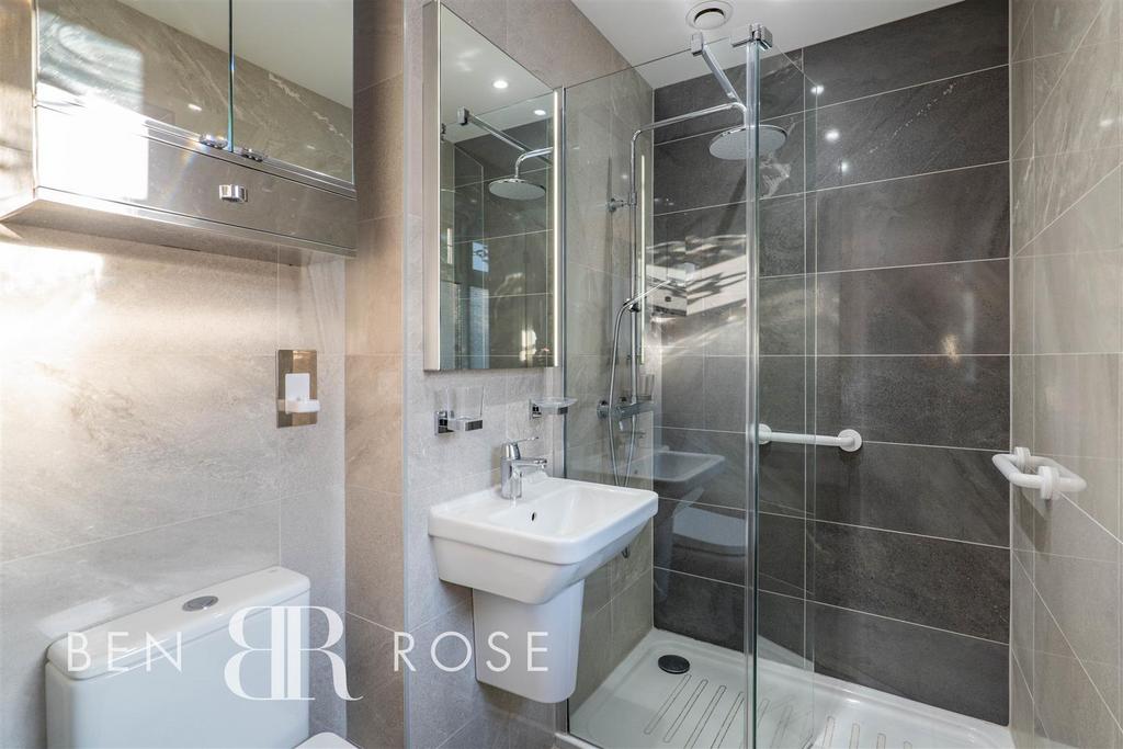 Master Ensuite