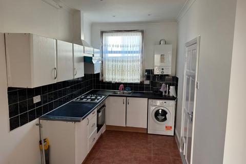 2 bedroom flat to rent, Stoke Newington Road, London N16